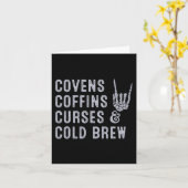 Covens Coffins Curses Cold Brew Fall Halloween Spi Karte (Gelbe Blume)