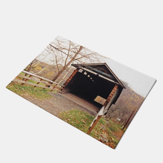 Covered Bridge Fußmatte (Schrägansicht)