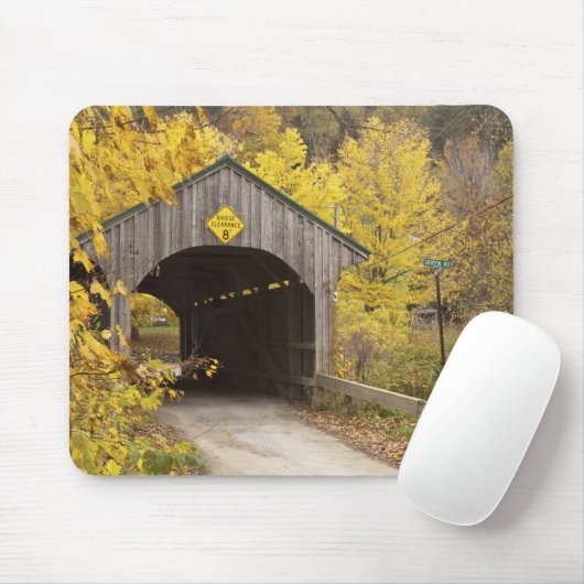 Covered bridge, Vermont, USA 2 Mousepad (Mit Mouse)