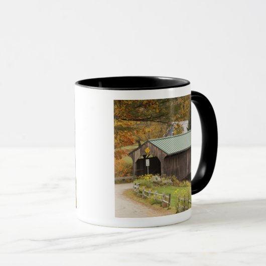 Covered bridge, Vermont, USA Tasse (VorderseiteRechts)