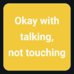 Covid Social Distancing Farbe Coded Yellow Quadratischer Aufkleber<br><div class="desc">Individuelle Anpassung für Ihre Veranstaltung für Gäste tragen,  Signal nach Farbe und Nachricht.</div>