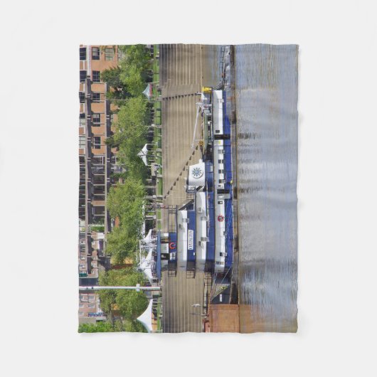 Covington Fleece Blanket (Vorderseite)