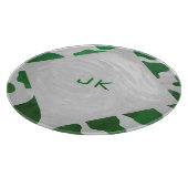 Cow Green und White Monogram Schneidebrett (Ecke)