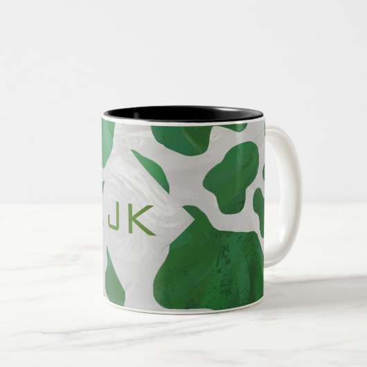 Cow Green und White Monogram Zweifarbige Tasse (VorderseiteRechts)