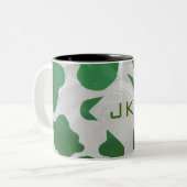 Cow Green und White Monogram Zweifarbige Tasse (Vorderseite Links)