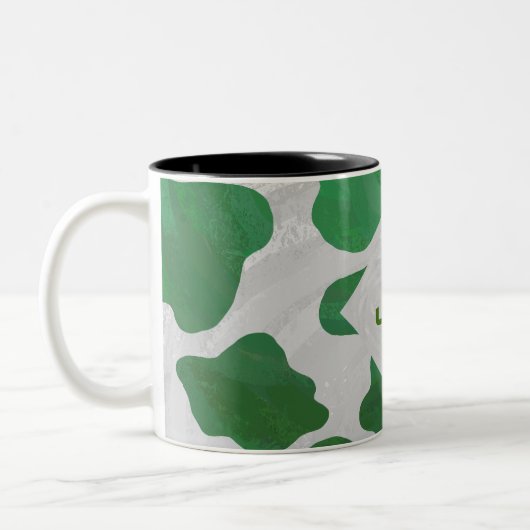 Cow Green und White Monogram Zweifarbige Tasse (Links)