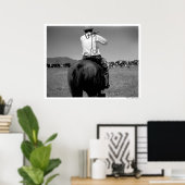 Cowboy auf einem Pferd mit zwei Marken. Poster (Heimbüro)