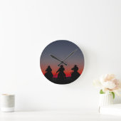 Cowboy bei Sonnenuntergang Runde Wanduhr (Zuhause)