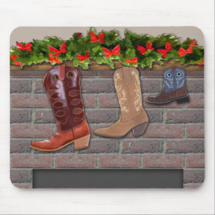 Cowboy Boot-Strumpf am Kamin Mousepad