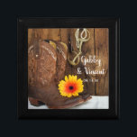 Cowboy Boots, Daisy Horse Bit Western Hochzeit Schmuckschachtel<br><div class="desc">Eine personalisierte Cowboystiefel, Daisy und Horse Bit Country Wedding Geschenkboxen macht ein einzigartiges Sake Geschenk für die Neuvermählten oder ein Dankeschön für Ihre Hochzeitsbegleiter, Brautmädchen und Brautparty. Diese rustikale Geschenkboxen zum Thema Hochzeitsfeier bietet ein malerisches, digital erweitertes Blumenfoto mit braunen Leder Western Cowboystiefeln, orange und gelb blauen Blume, Perlenhalskette, Pferdchen-...</div>