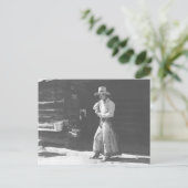 Cowboy, der von einer Peter Pan-Erdbutter-Dose iss Postkarte (Stehend Vorderseite)