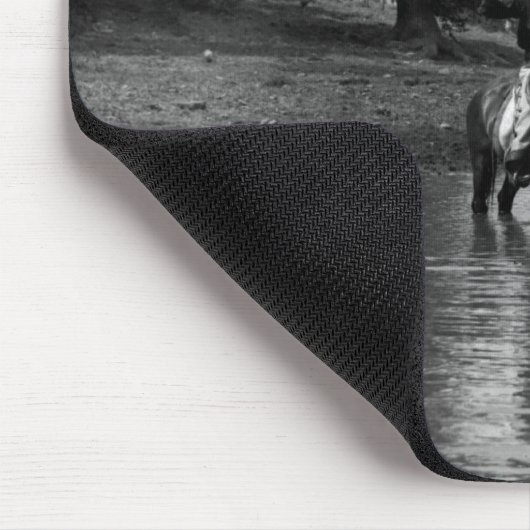Cowboy in einem Teich Mousepad (Ecke)