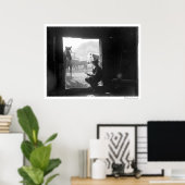 Cowboy in einer Tür mit Pferden Poster (Heimbüro)