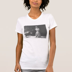 Cowboy isst aus einer Peter-Pan-Erdnussbutter-Dose T-Shirt