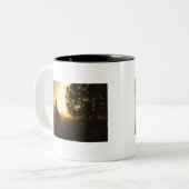 Cowboy mit Lasso in Sunset Zweifarbige Tasse (Vorderseite Links)