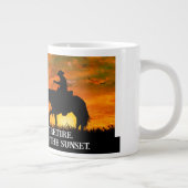 Cowboy, Pferd & Sonnenuntergang Jumbo-Tasse (Rechts)