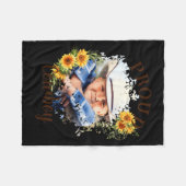 Cowboy Photo Text Sunflower Accent T Shirt Fleecedecke (Vorderseite (Horizontal))