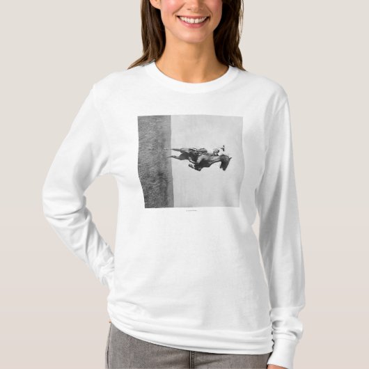 Cowboy reitet das wilde Pferd, das auf seine Hing T-Shirt (Vorderseite)