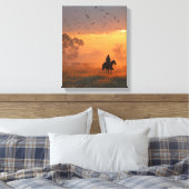 Cowboy Riding Into Fiery Sunset Art Leinwanddruck (Insitu (Schlafzimmer))