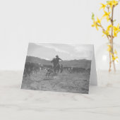 Cowboy roping a calf for spring branding. karte (Gelbe Blume)