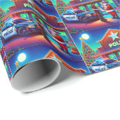 Cowboy Santa und Polizei schauen auf die unheilvol Geschenkpapier (Rolleneckpunkt)