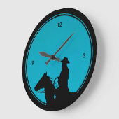 Cowboy Silhouette on Turquoise Große Wanduhr (Winkel)