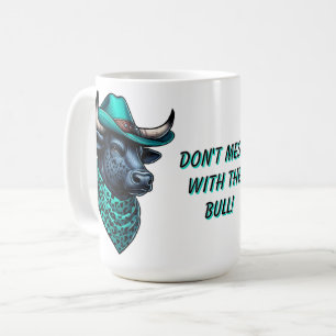 Cowboy-Stier mit Türkis-Hut und gemustertem Schal Kaffeetasse