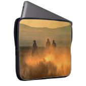 Cowboy-Trio: Berglandschaft. Laptopschutzhülle (Vorne Rechts)