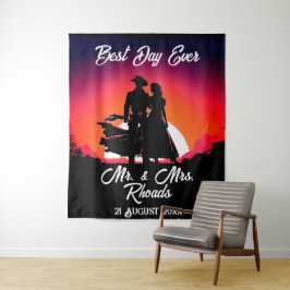 Cowboy und Britin bei sonniger Hochzeit Wandteppich