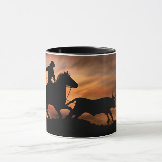 Cowboy und Steer Roping im Sonnenuntergang Tasse (Zentrum)