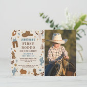 Cowboy Western Rodeo Wild West Birthday Foto Einladung (Stehend Vorderseite)