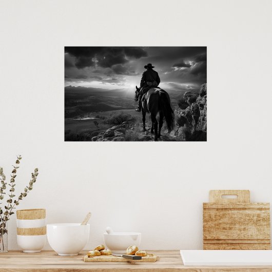 Cowboy zu Pferd bei Sonnenuntergang B&W Foto Poster (Küche)