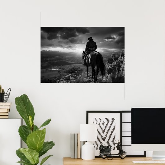 Cowboy zu Pferd bei Sonnenuntergang B&W Foto Poster (Heimbüro)