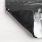 Cowboys, die um ein Lagerfeuer spielen und singen Mousepad (Ecke)