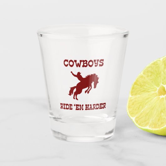 Cowboys fahren "Em Harder Schnapsglas (Vorderseite)