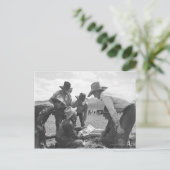 Cowboys schauen Zeitschrift Postkarte (Stehend Vorderseite)