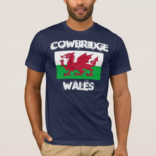 Cowbridge, Wales mit walisischer Flagge T-Shirt (Vorderseite)