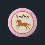 Cowgirl Horse Kid Girl's Birthday Party Thema Button<br><div class="desc">Dieses bezaubernde Cowgirl 1. Geburtstag Party Thema ist perfekt für den ein Jahr alt,  dass Lieben Pferde und Ponys! Auch gut für jedes Kind,  besonders ein Mädchen! Jeder Pony-Liebhaber wird sich freuen,  seinen ersten Geburtstag zu feiern! Ideal für ein kleines Mädchen's Party!</div>