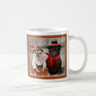Cowgirl-Mops und Cowboy-Mops-Tasse durch Möpse und Kaffeetasse