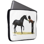 Cowgirl Pinup mit Pferdeschlebe Laptopschutzhülle (Vorne Rechts)