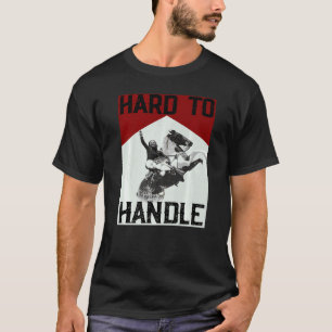 Cowgirl reitet ein schwer zu handhabendes Western- T-Shirt