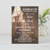 Cowgirl Saddle Up Western Brautparty Einladung (Stehend Vorderseite)