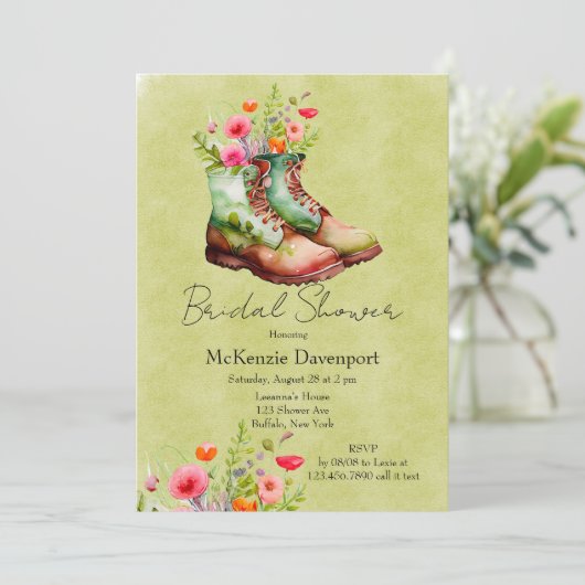 Cowgirl Stiefel mit Wildblume Brautparty Einladung (Stehend Vorderseite)