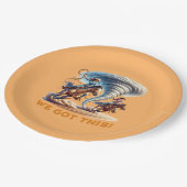 Cowgirls, die ein Tornado Tee Shirt "Wir haben das Pappteller (Schrägansicht)