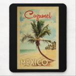 Cozumel Palm Tree Vintage Travel Mousepad<br><div class="desc">Ein einzigartig Retro Mitte des Jahrhunderts modernen Cozumel Mexico Kunstdruck im Vintage Reise Poster Stil. Es verfügt über eine geschwungene Palme am Sandstrand mit Ozean unter einem blauen bewölkten Himmel.</div>