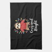 Cozy And Bright Sloth Christmas Lights (3) Geschirrtuch (Vertikal)