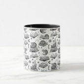 Cozy Black and White Cat on Books Pattern Mug Tasse (Zentrum)
