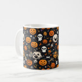 Cozy Black Background Ghost & Pumpkin All-Over Pat Kaffeetasse (Vorderseite Links)