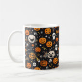 Cozy Black Background Ghost & Pumpkin All-Over Pat Kaffeetasse (Links)
