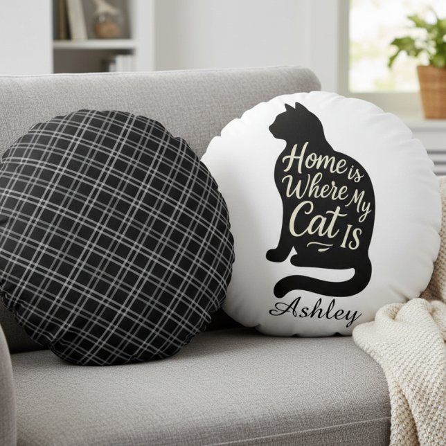 Cozy Cat Silhouette – Personalized Pet Lover Rundes Kissen (Personalized cat silhouette plaid round pillow
)